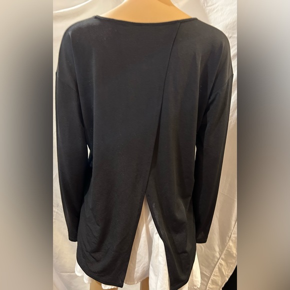 Lucy.com Black, split back, long sleeve top. Sz S - Picture 5 of 9